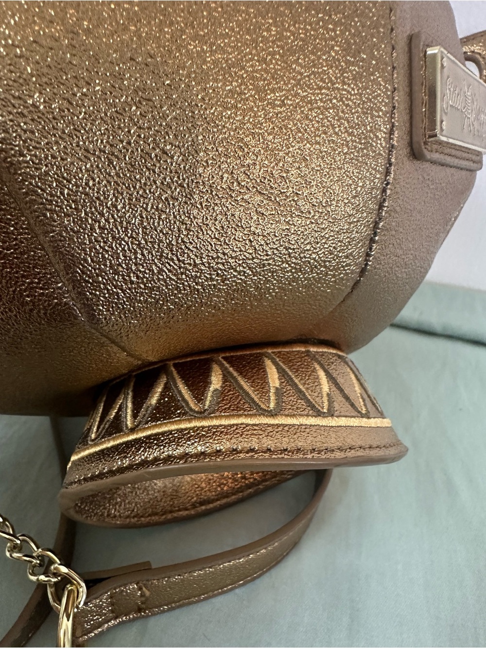 Loungefly Aladdin Metallic Bronze genie lamp Crossbody Bag - Picture 6 of 6